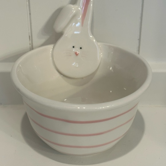 Bake shop Masterclass Easter Measuring Cups Bunny Chicks Flower and Egg - Picture 3 of 7